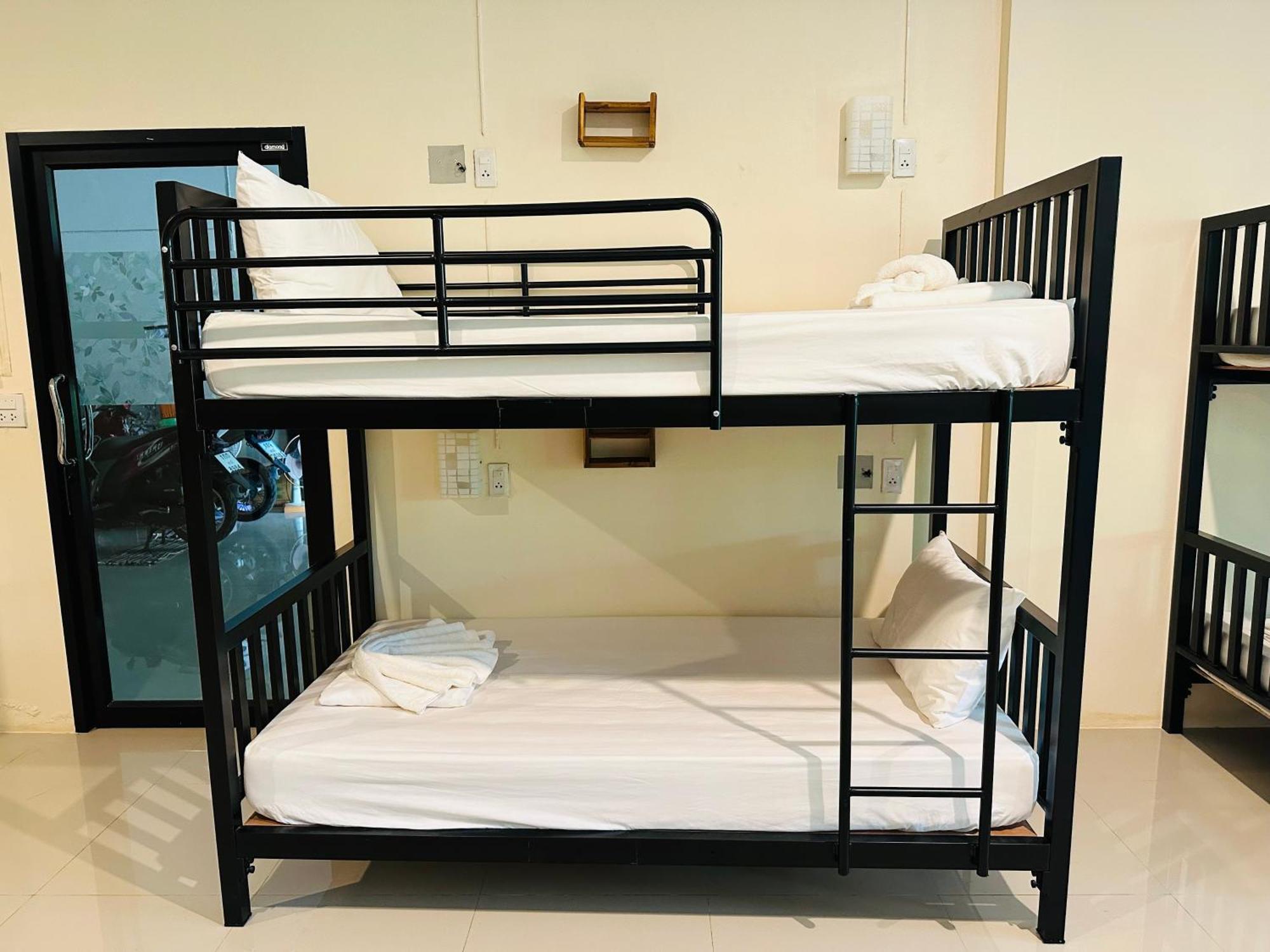 Koh Jum Bungalow & Hostel Экстерьер фото