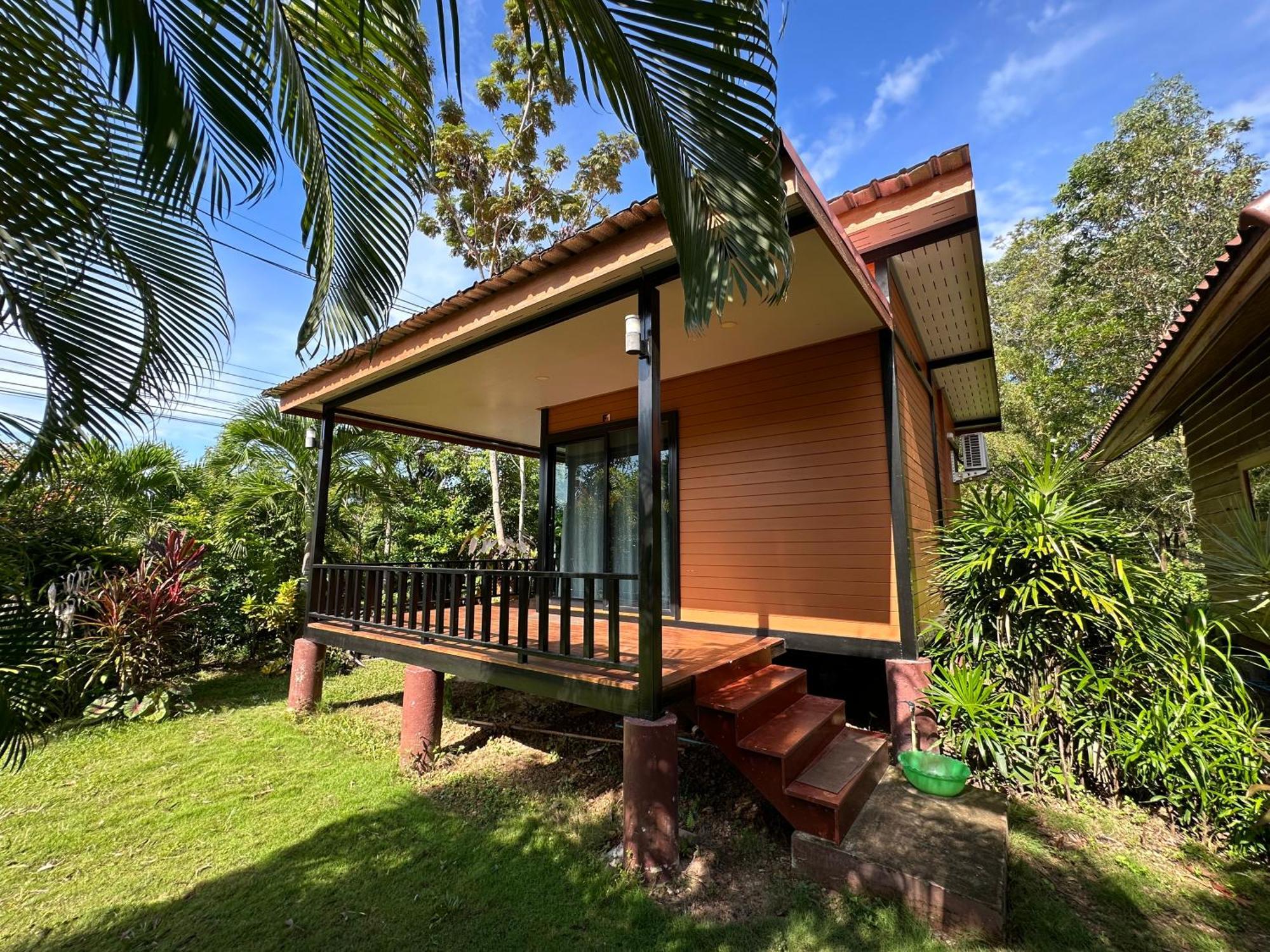 Koh Jum Bungalow & Hostel Экстерьер фото