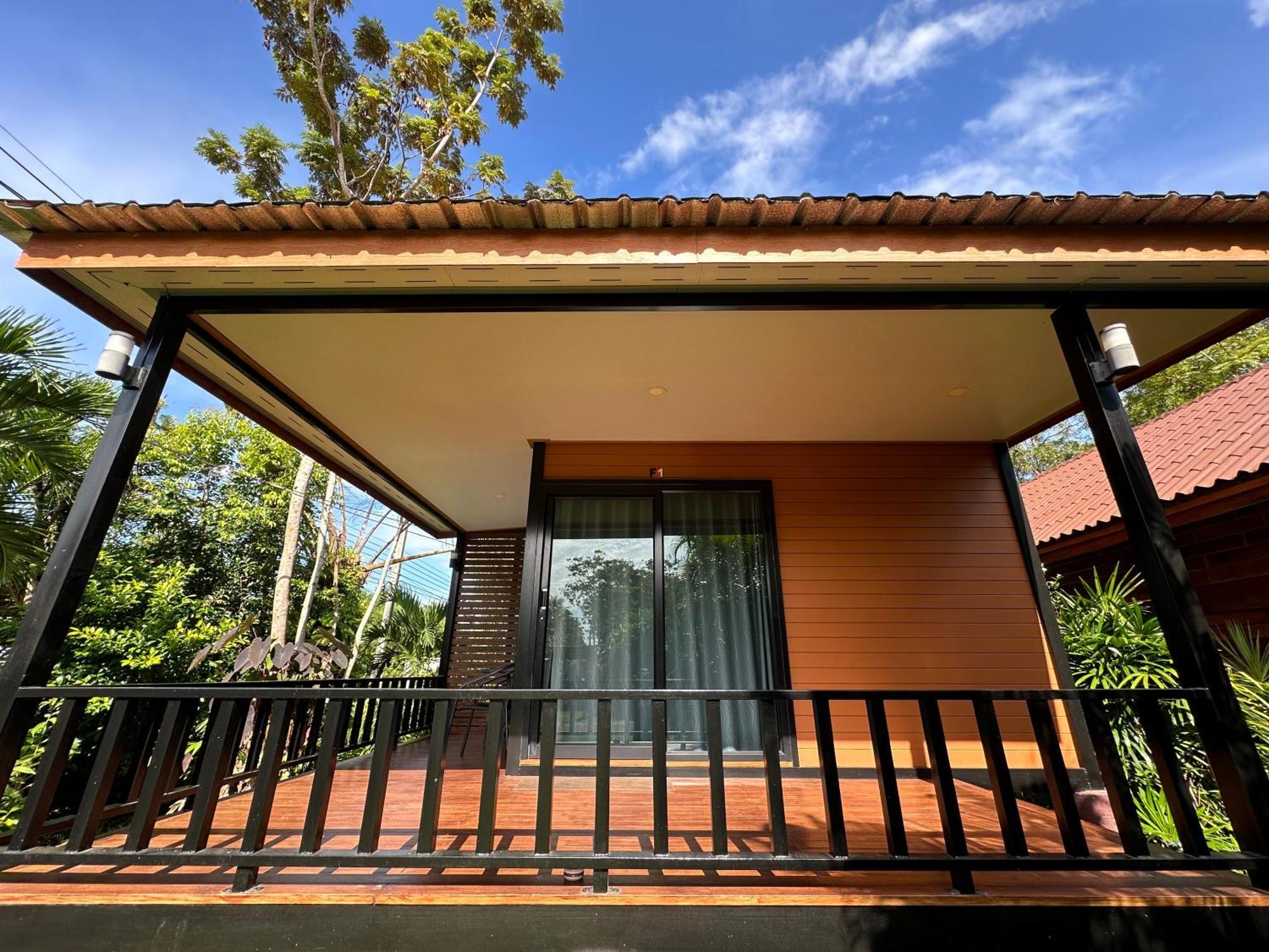 Koh Jum Bungalow & Hostel Экстерьер фото