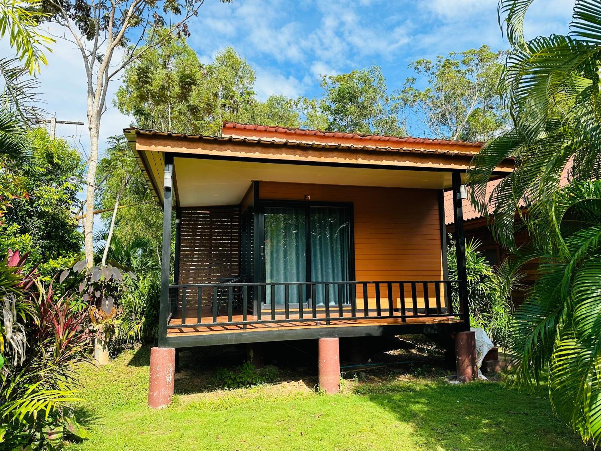 Koh Jum Bungalow & Hostel Экстерьер фото