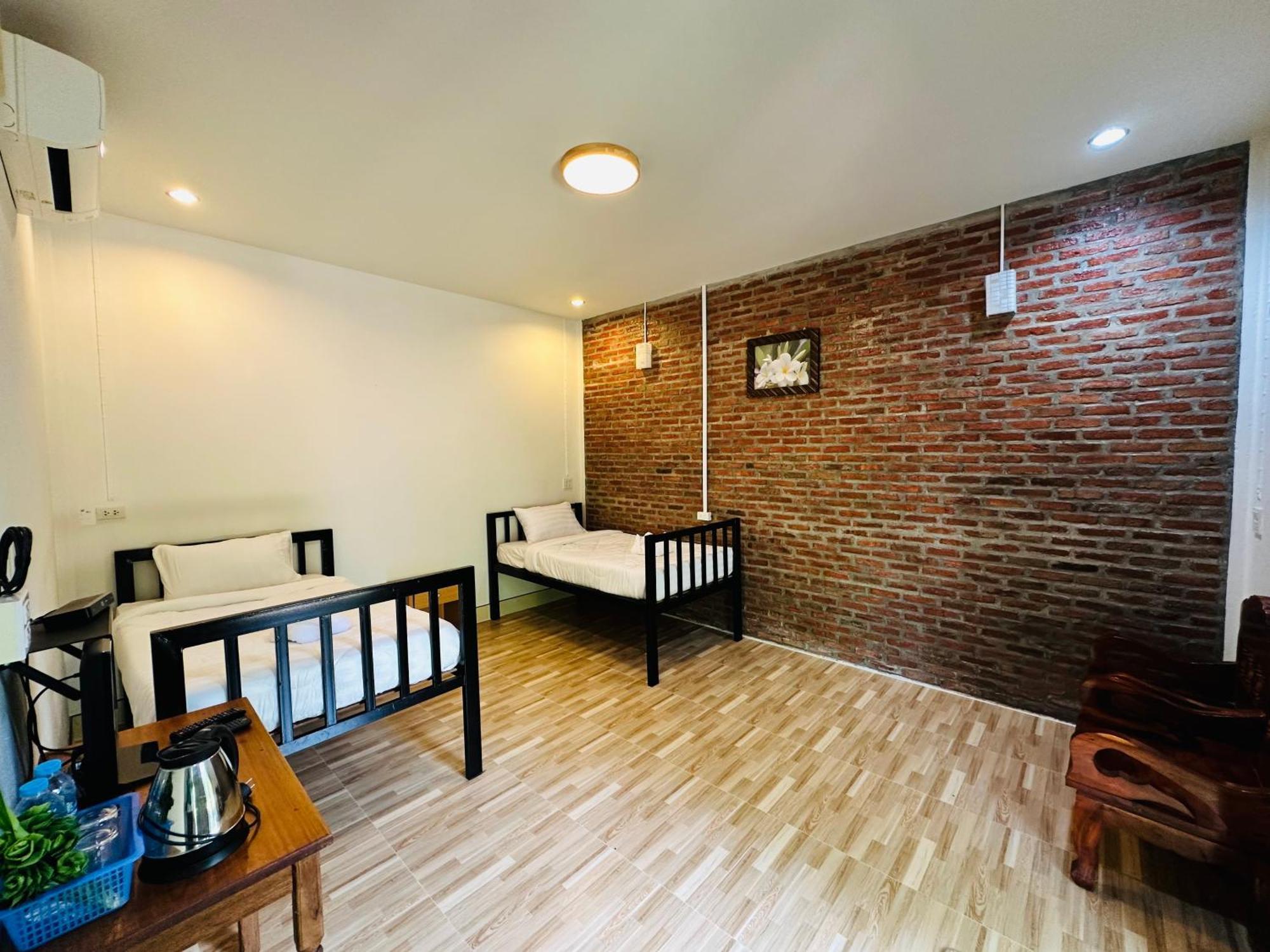 Koh Jum Bungalow & Hostel Экстерьер фото
